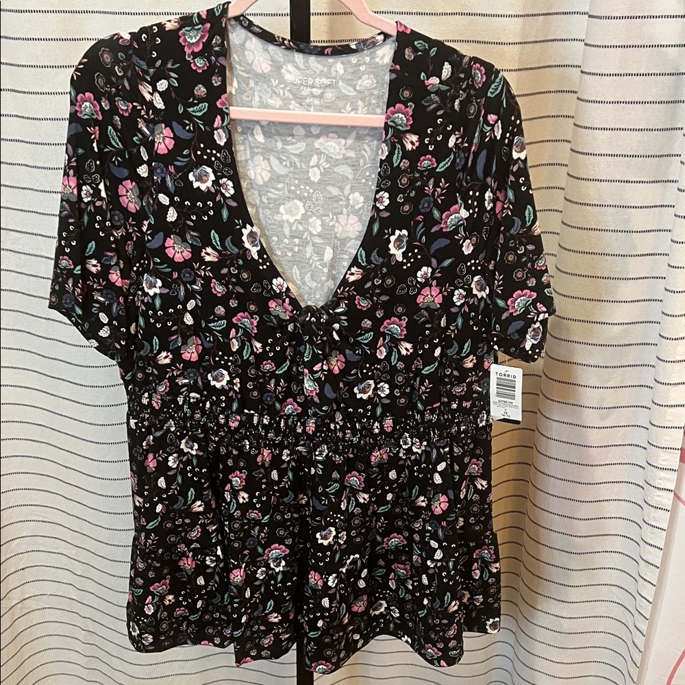 NWT Torrid Black Floral Blouse